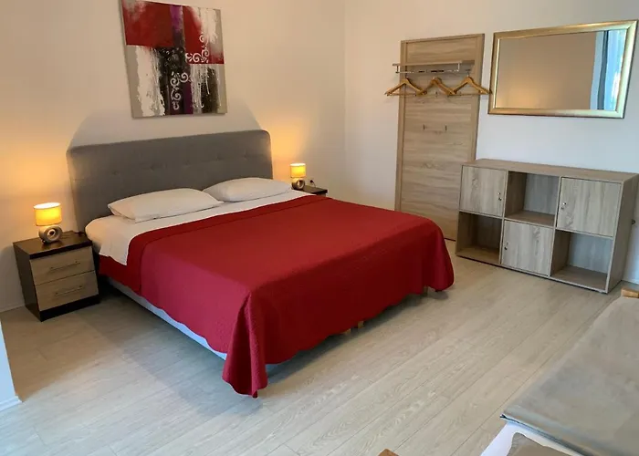 The48 Πανσιόν