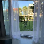 The48 Πανσιόν *